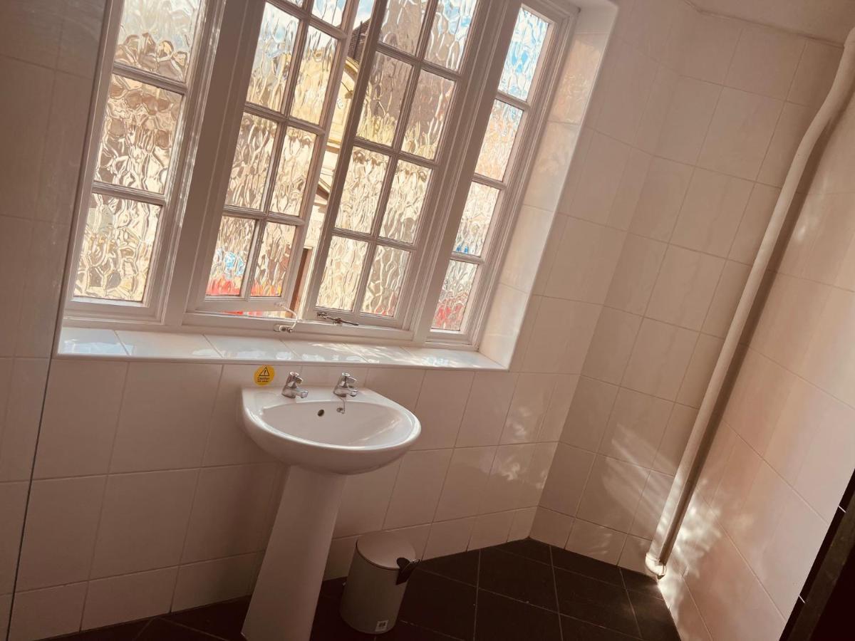 Sneyd Arms Hotel Tunstall Chatterley Esterno foto