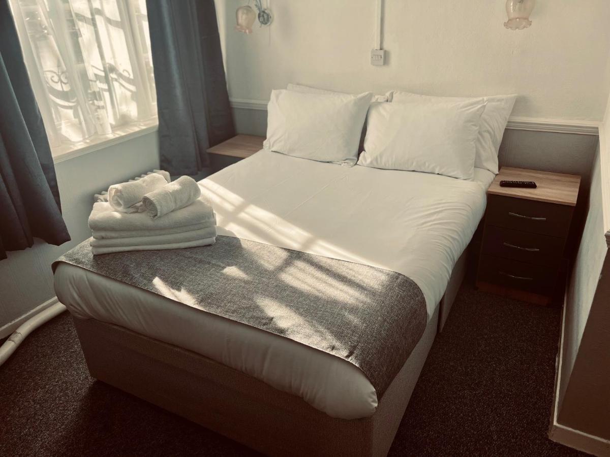 Sneyd Arms Hotel Tunstall Chatterley Esterno foto
